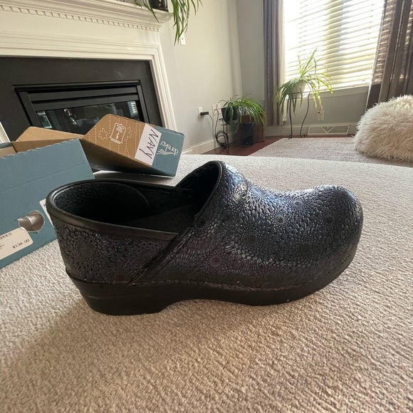 Dansko Blue Patterned Clogs - Picture 1 of 5